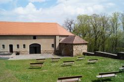 Außengelände der Burg Schönfels