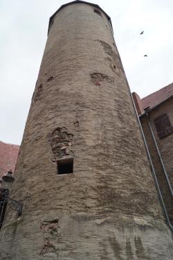 Innenhof mit Burgfried