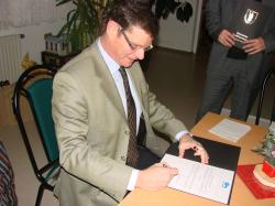 Werkleiter Matthias Jancic zur Vertragsunterzeichnung