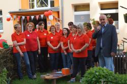 Kita "Mühlbergzwerge" feiert 50-jähriges Jubiläum am 28.05.2015
Team der Kindertagesstätte, Bürgermeister Thomas Probst